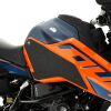 R&G EZRG521BL Ochranná folie na nádrž KTM 125/250/390 Duke černá